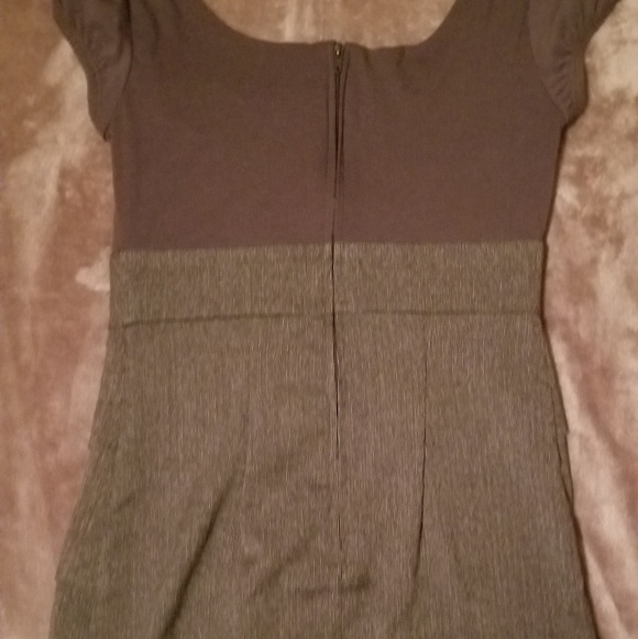 Juniors size5 brown fitted zip up business dress. - Picture 3 of 3